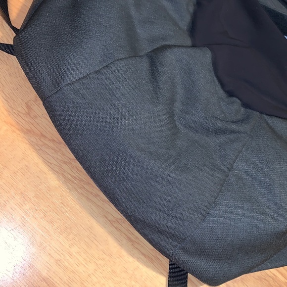 NWT The North Face Aurora Backpack (Dark Gray/ Black) - Picture 4 of 15